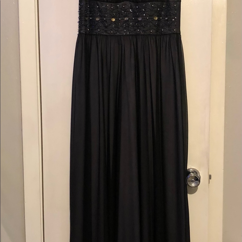 Jessica Howard long, black dress